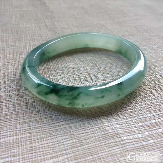 翡翠手镯_翡翠