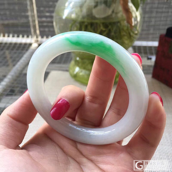 请大家看个镯子_手镯翡翠