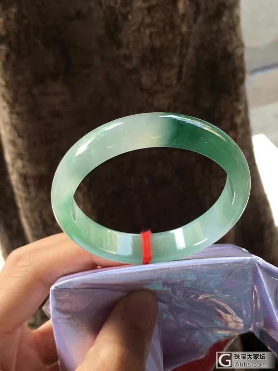 我美腻的镯子，在路上了，发图养养眼！_手镯翡翠