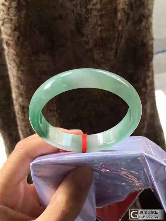 我美腻的镯子，在路上了，发图养养眼！_手镯翡翠