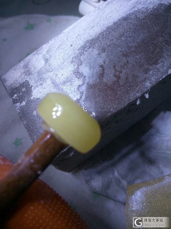 做了一枚小天使吊坠_琥珀蜜蜡打磨