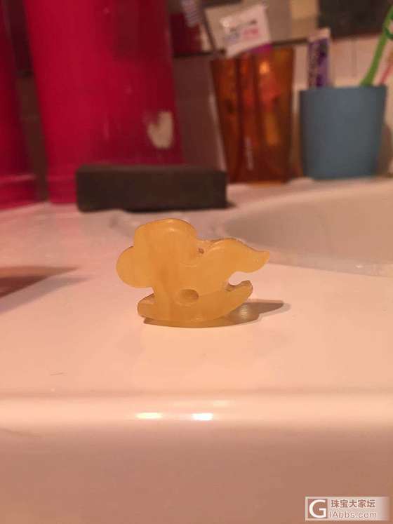马腿裂了，果断截肢，珠子上_蜜蜡打磨