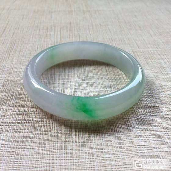 翡翠手镯_翡翠