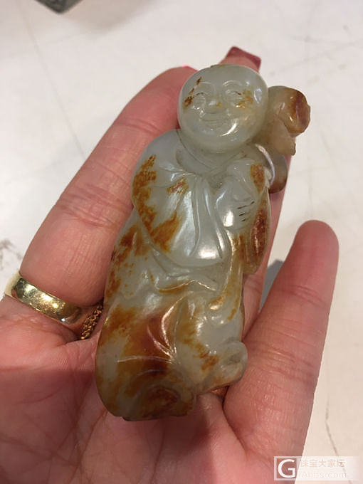 清早期和田持莲童子，拍卖行拿的_和田玉把玩件