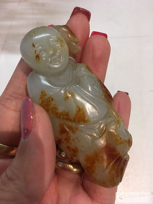 清早期和田持莲童子，拍卖行拿的_和田玉把玩件