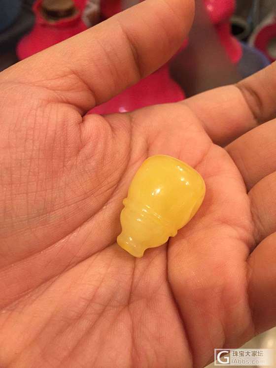 再加条腰线，没台磨，我的手啊……我的呼吸啊……_琥珀蜜蜡打磨