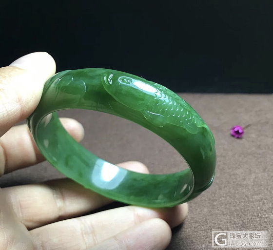 又看上淘宝一只碧玉镯子，请帮忙掌掌眼_手镯碧玉