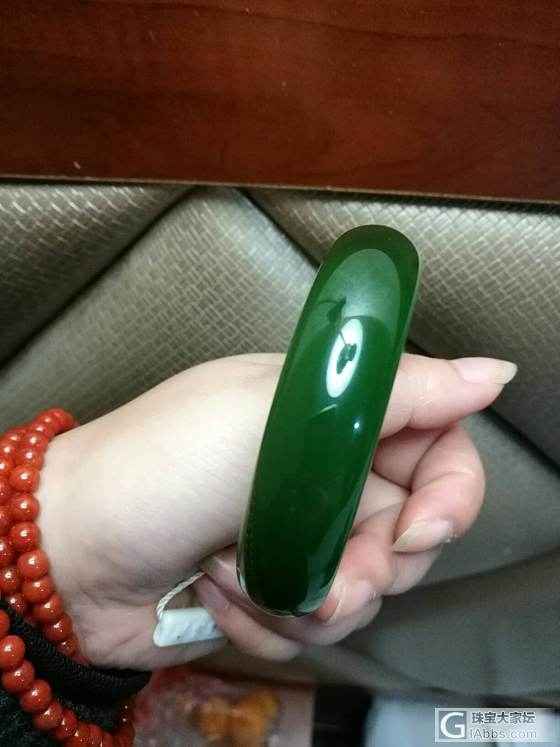 俄碧玉七号艳丽菠菜绿值得拥有_手镯碧玉