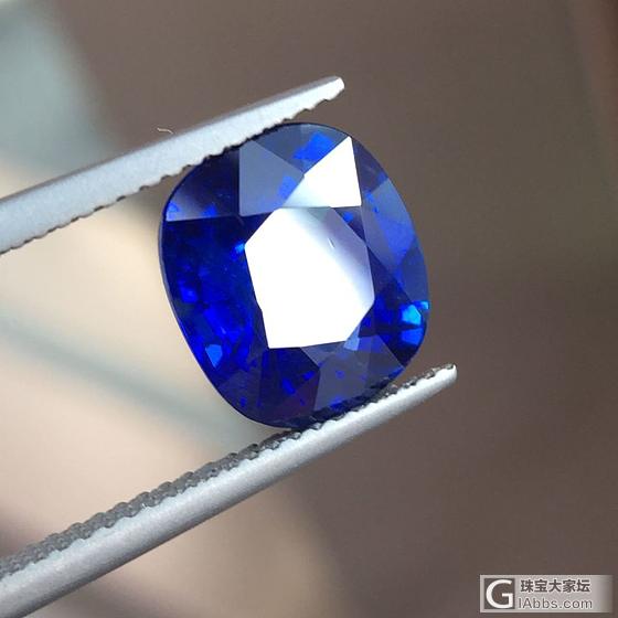 这个5.04克拉的颜色怎么看都能皇家蓝了，却偏偏给矢车菊，幸好，价格合适_刻面宝石蓝宝石