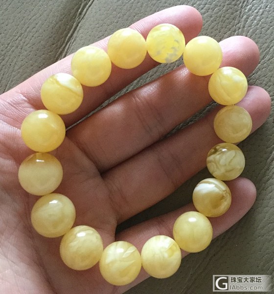 前几天在坛子里收的，送给自己的礼物。_蜜蜡珠串