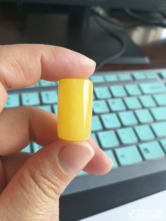 蜜蜡桶珠手工打孔_蜜蜡打磨