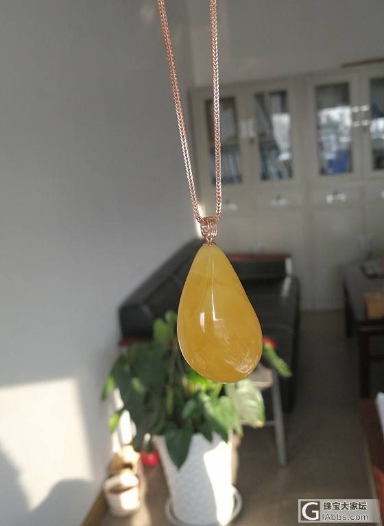 蜜蜡桶珠手工打孔_蜜蜡打磨