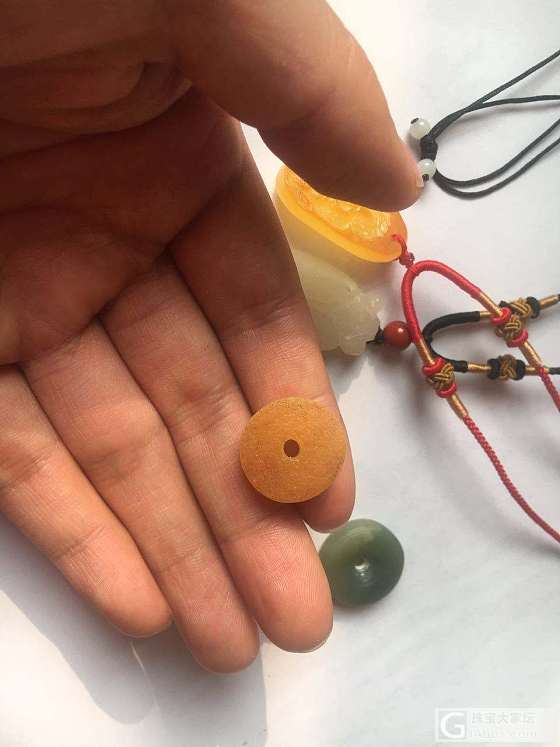 晒晒自己最近做的几个小件_菩提子打磨琥珀蜜蜡