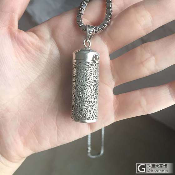 放置好久都黑了  擦干净晒晒_银吊坠