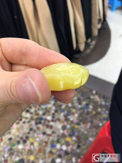 新手求助这块蜜蜡品质如何？_蜜蜡挂件