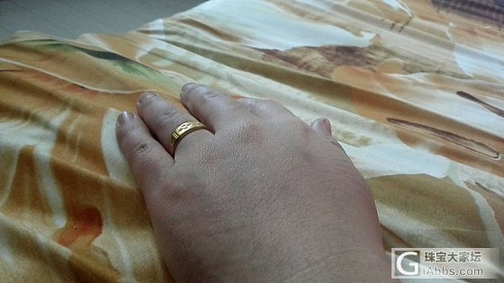 老妈今天给的戒指，不知道啥意思😨_金戒指
