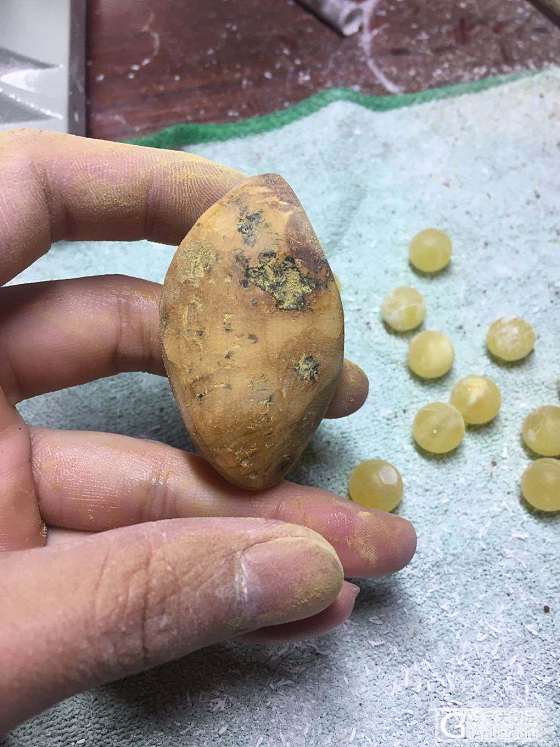 赌白蜜_打磨蜜蜡