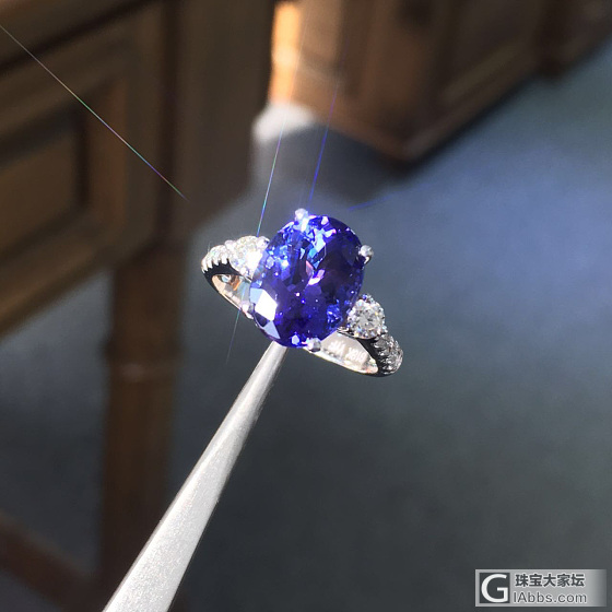 18K白镶嵌戒指💍_彩色宝石戒指金