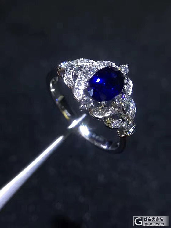 喜欢的来看看 蓝宝 18k金钻石戒指_蓝宝石戒指