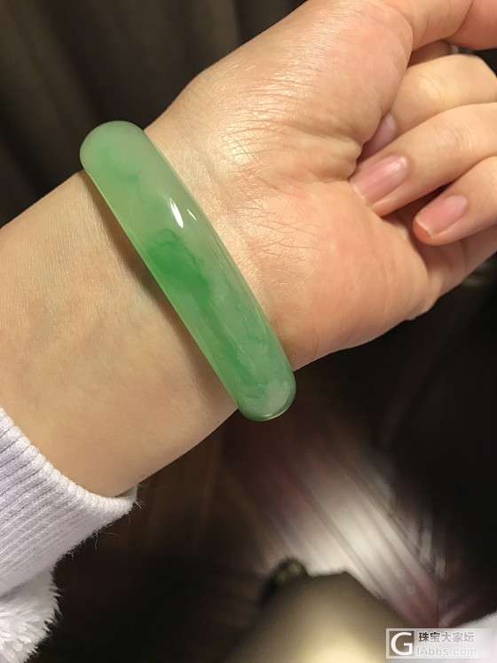 戴了一段时间的镯子～_手镯翡翠
