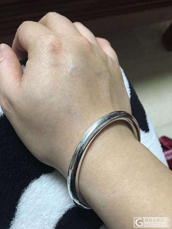 累死我了，玛瑙刀就是比擦银棒好使！可是小磕碰还是没办法啊！求大神支招！_手镯银