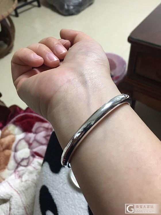 累死我了，玛瑙刀就是比擦银棒好使！可是小磕碰还是没办法啊！求大神支招！_手镯银