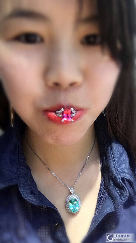 我想涂个口红😜_首饰彩色宝石戒指