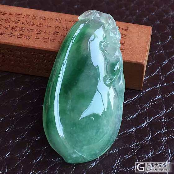 CM16 飘绿福瓜吊坠 种水好 质地细腻水润 上身非常亮眼 价格8500元_挂件翡翠