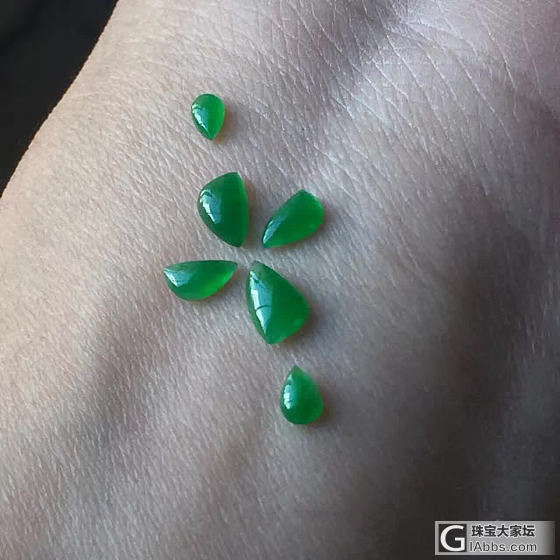一手绿戒面_翡翠