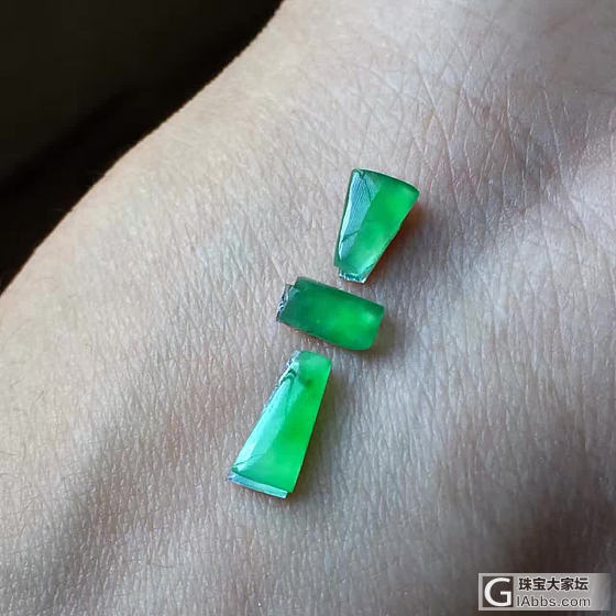 阳绿翡翠戒面_翡翠
