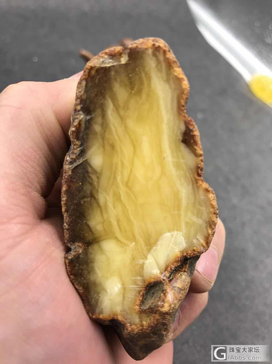 令人费解的乌克兰焦皮料_蜜蜡