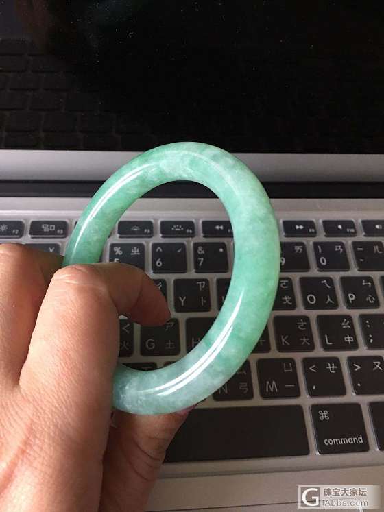 帮我看看这两个的价格_手镯翡翠