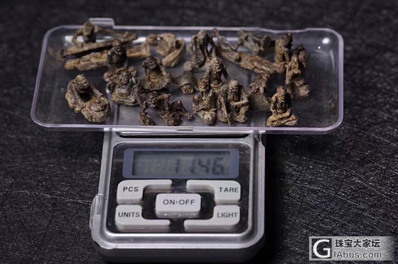 勿忘初心，这就是：匠人精神！

十八罗汉精雕_沉香
