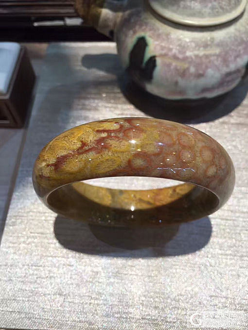 大量珊瑚玉成品批发或原矿批发（一手货源）_珊瑚玉