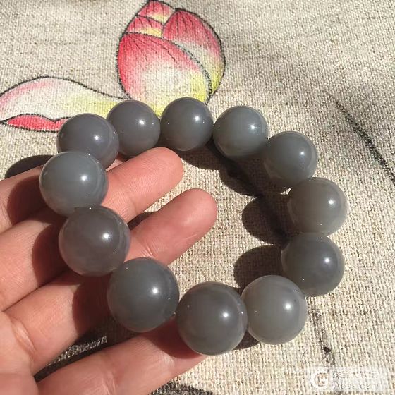 烟紫色手串_和田玉珠串