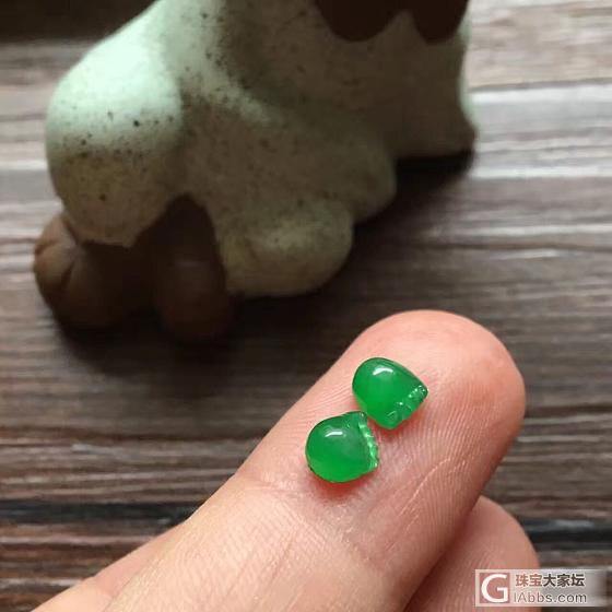 冰种 阳绿满绿脚丫子_蛋面翡翠
