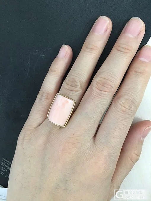 转刚到手misu方形戒指_珊瑚金戒指