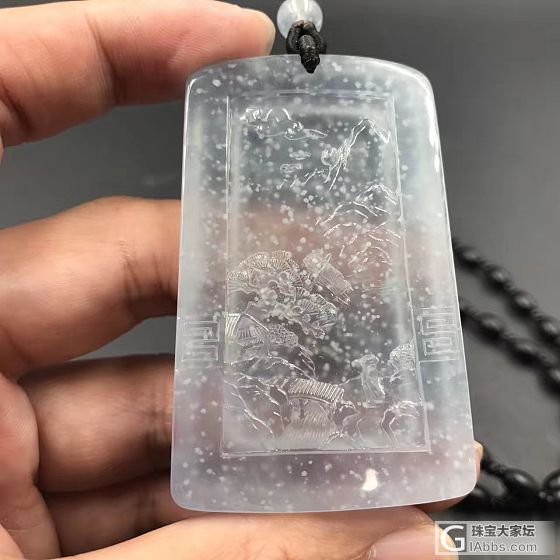 大师级飘雪牌_挂件玉工翡翠