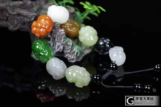 【招财猪】和田玉多宝手串系列，多宝招财猪手串，玉质油润，线条流畅，工艺精湛，纯手..._和田玉珠串