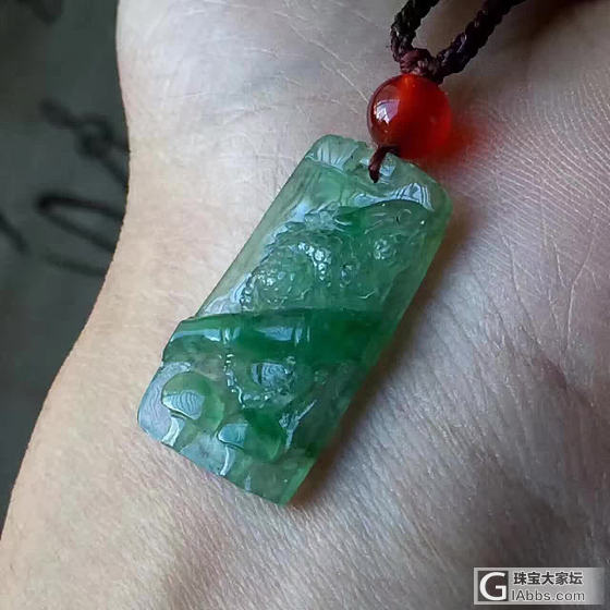 话说金蟾是比较少做成牌子的_挂件翡翠