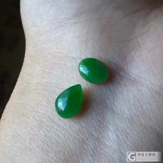 像辣椒一样辣的戒面_蛋面翡翠
