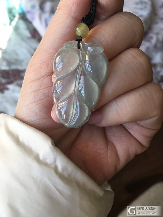 实价转一个翡翠叶子和豆子_翡翠