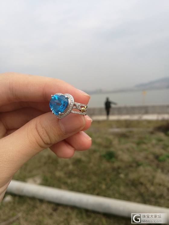 镶了一套真爱，托帕毕业套装    哈哈_托帕石