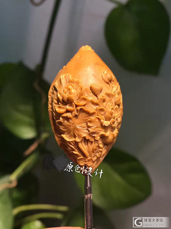 一款雕工非常了得的核雕作品。_橄榄核