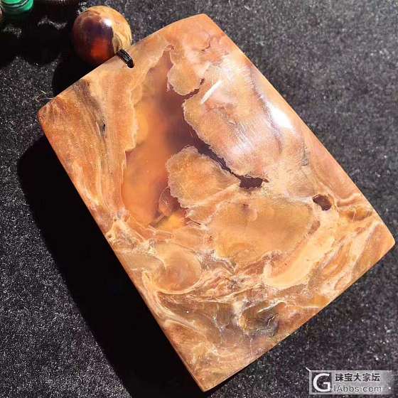 特色蜜容洞无事牌子，形状规整，左上角有个矿点，容洞的地方有个小小冰，不影响美观！..._牌子蜜蜡