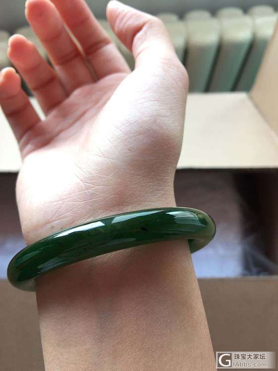 瑕不掩瑜的碧玉镯_碧玉手镯