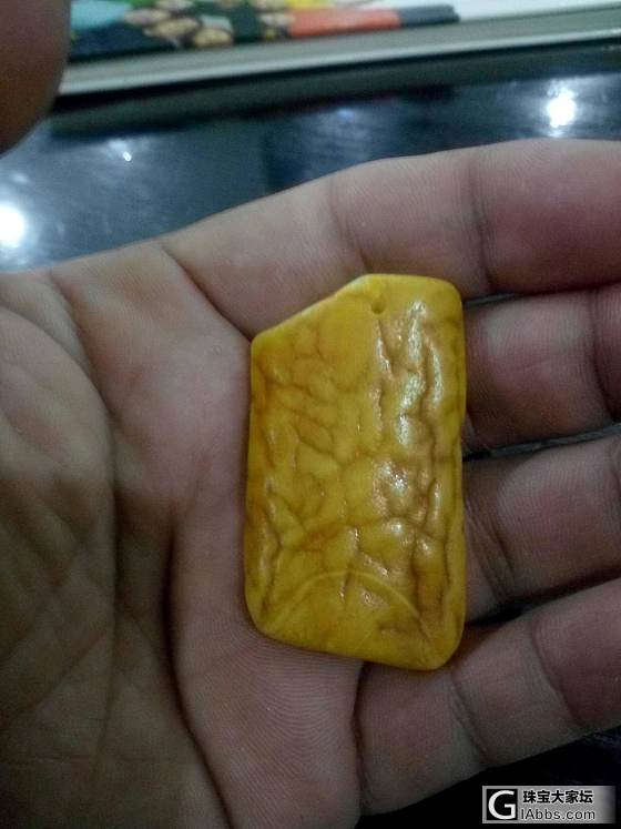 还是忍不住把杂的那面磨掉了，感觉还好，没费多少料子！_蜜蜡打磨