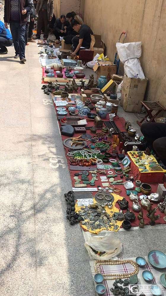 逛了一下古玩市场_集散地翡翠