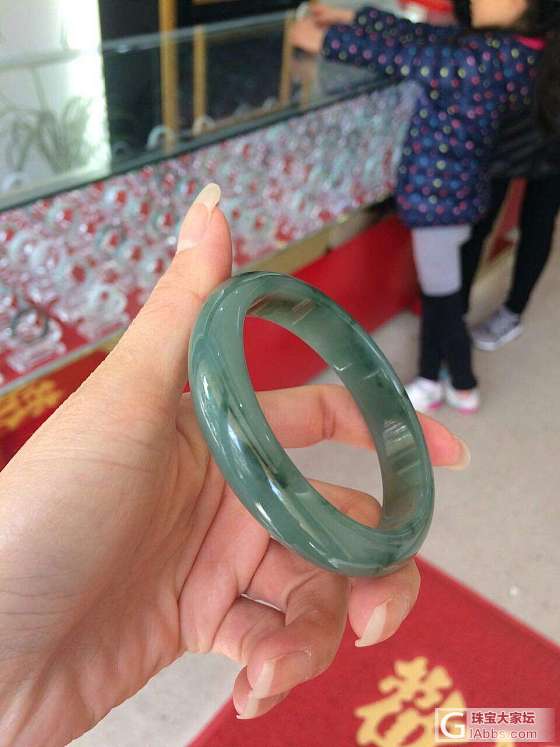 蓝水手镯也很美！_翡翠