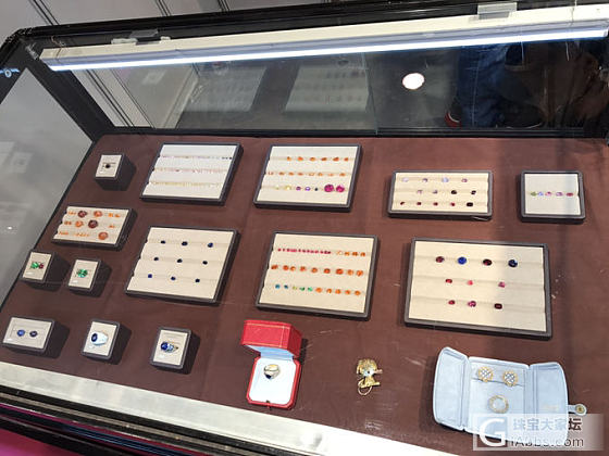 北京珠宝首饰展开展第一天_彩色宝石展会